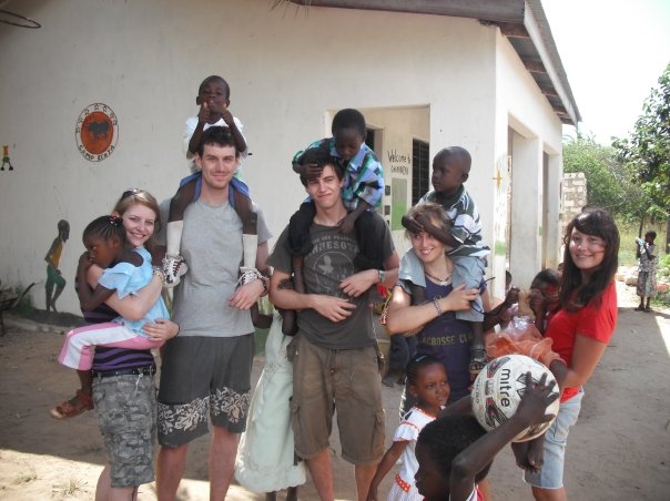 VOLUNTEER WORK - LANGUAGE FOCUS VOLUNTEER WORK - LANGUAGE FOCUS