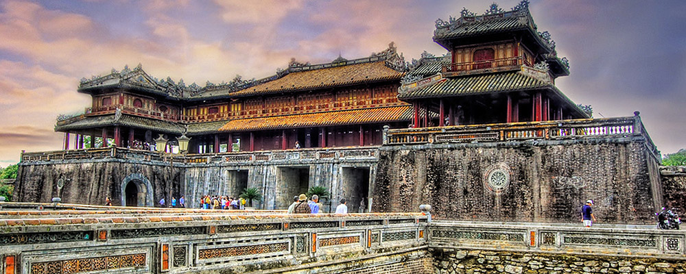 HISTORICAL PLACES - LANGUAGE FOCUS