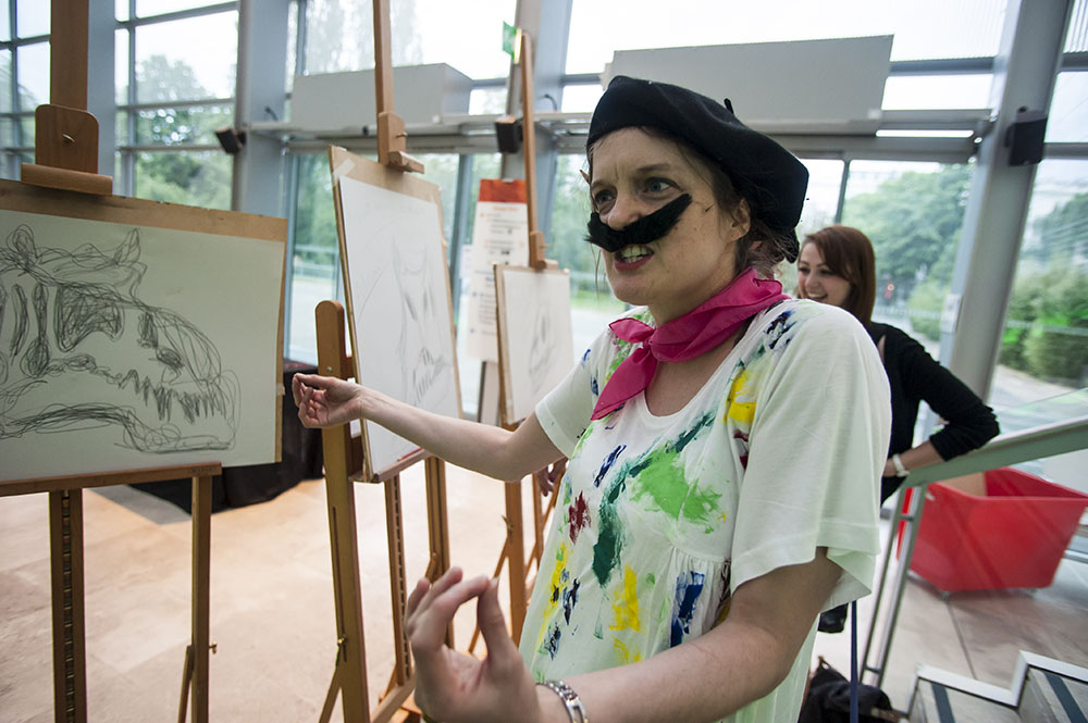 THE CRAZY ARTIST THE CRAZY ARTIST