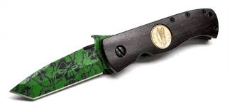 THE LUCKY KNIFE THE LUCKY KNIFE