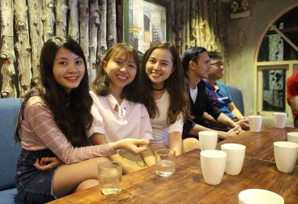 Câu lạc bộ tiếng Anh Drink & Talk